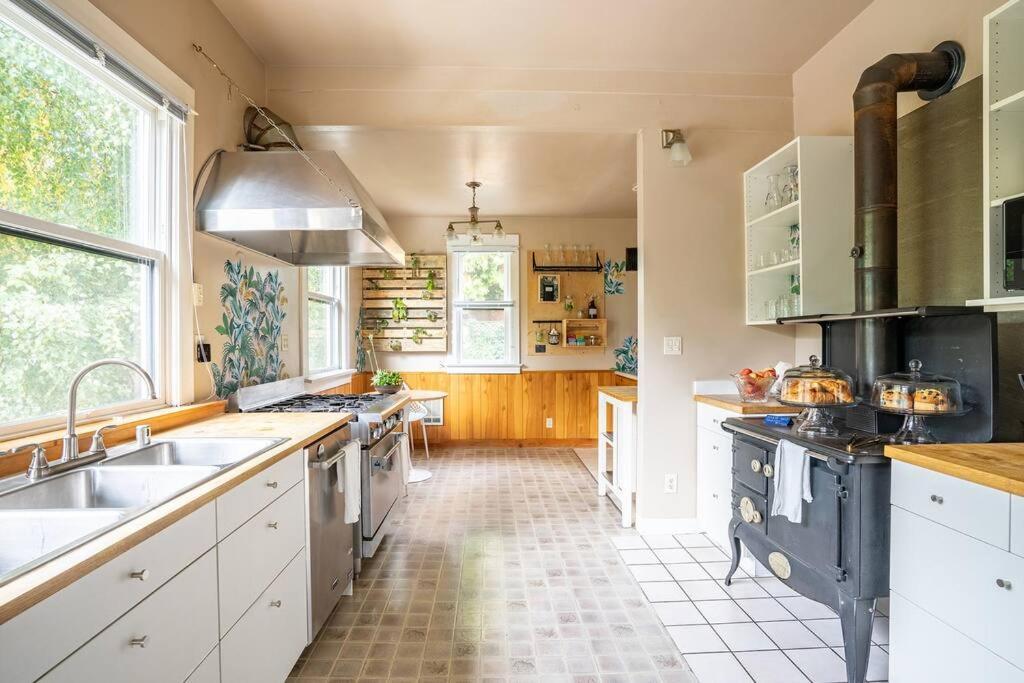 Charming In Historic With Parking - Rm 5 Hébergement de vacances