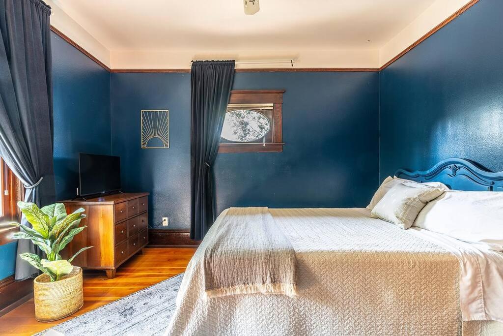 Charming In Historic With Parking - Rm 5 Hébergement de vacances Seattle